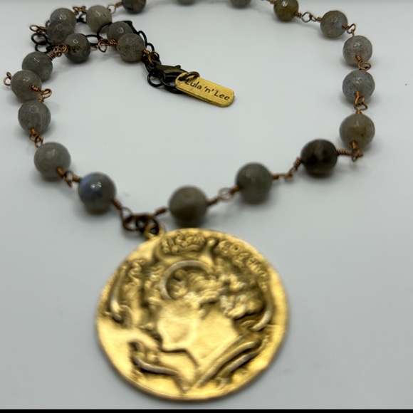 Lula ‘n’ Lee Medallion Beaded Necklace - Picture 7 of 7